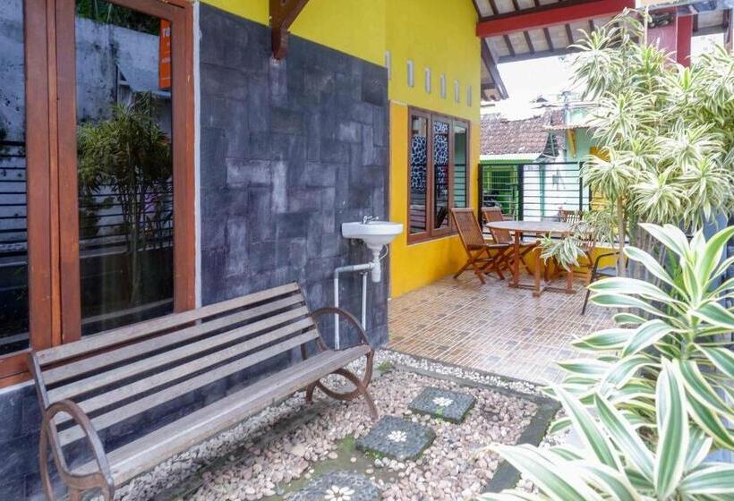 Общежитие Koolkost Syariah Near Malioboro Area