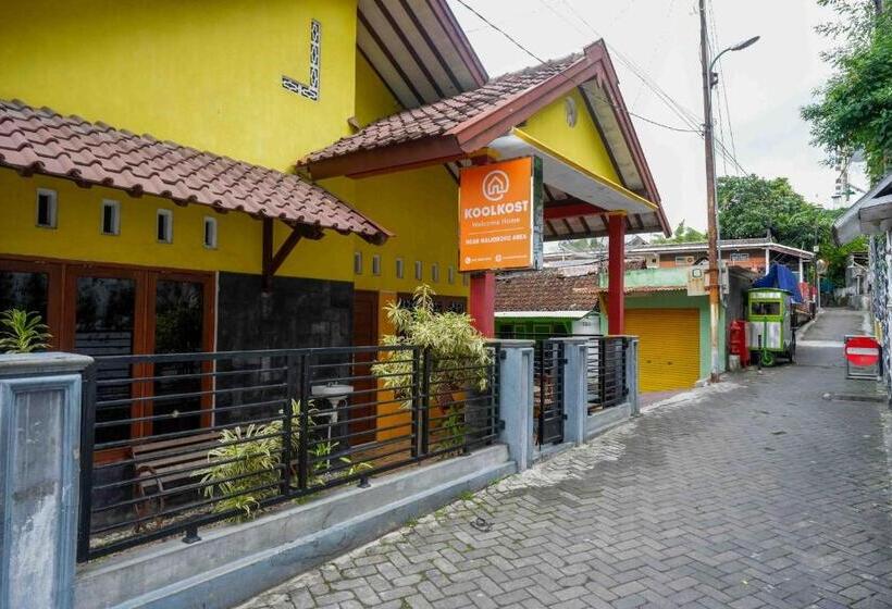 Общежитие Koolkost Syariah Near Malioboro Area