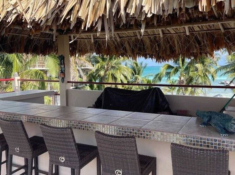 تختخواب و صبحانه Yocamatsu