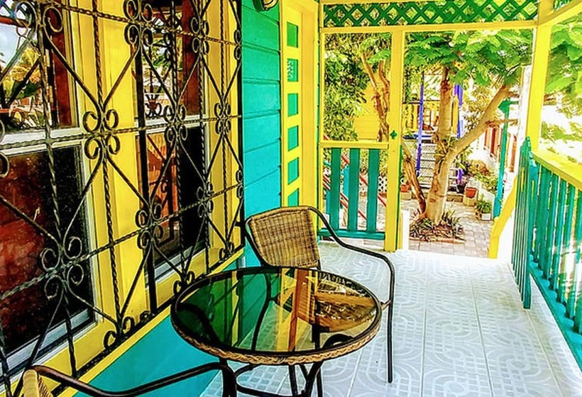 تختخواب و صبحانه Yocamatsu