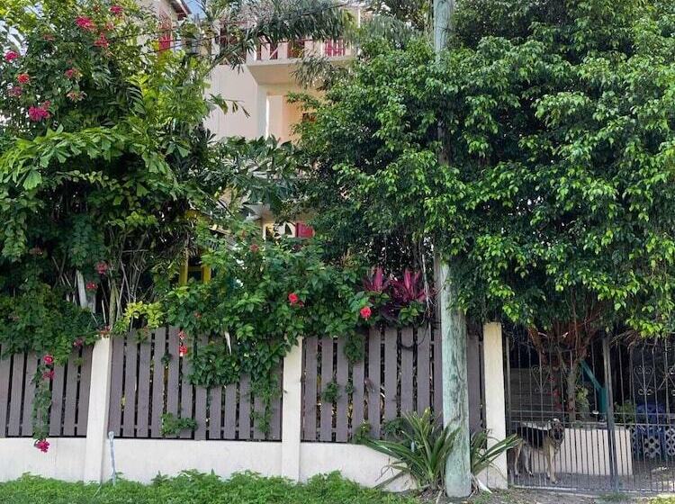 تختخواب و صبحانه Yocamatsu