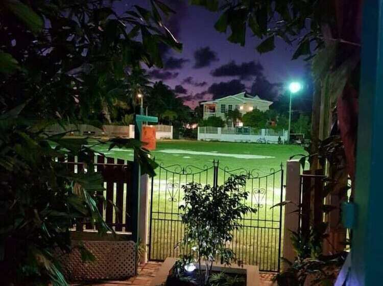 تختخواب و صبحانه Yocamatsu