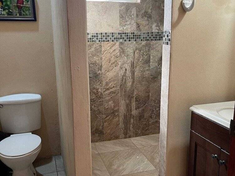 تختخواب و صبحانه Yocamatsu