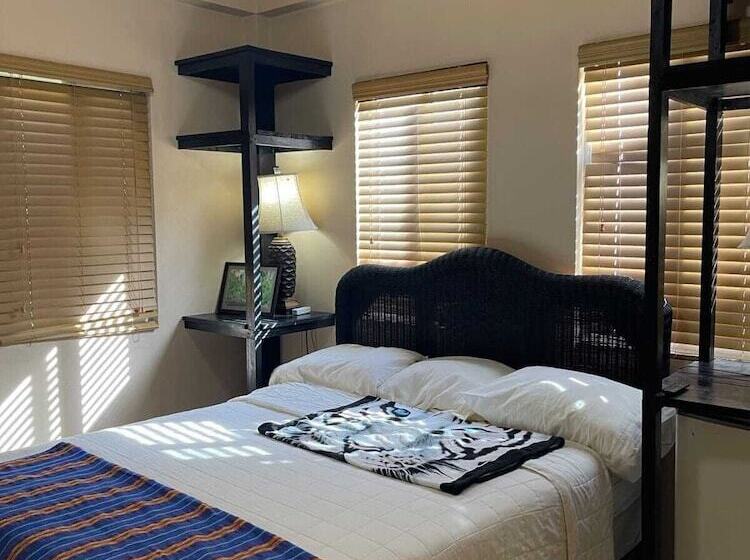 تختخواب و صبحانه Yocamatsu