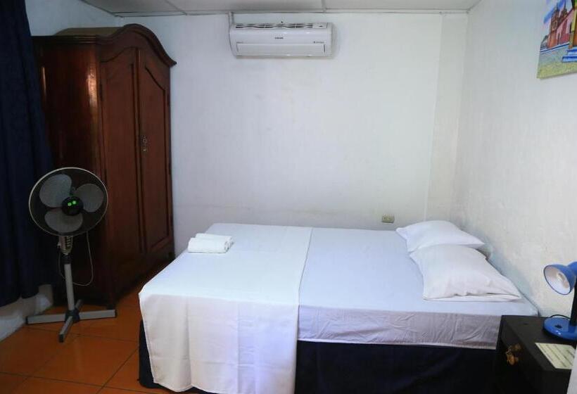 هتل Casa De Los Berrios