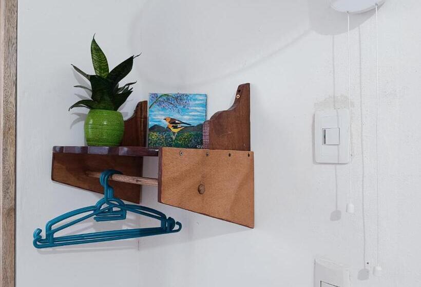 هتل Casa De Los Berrios