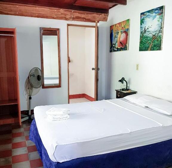 هتل Casa De Los Berrios