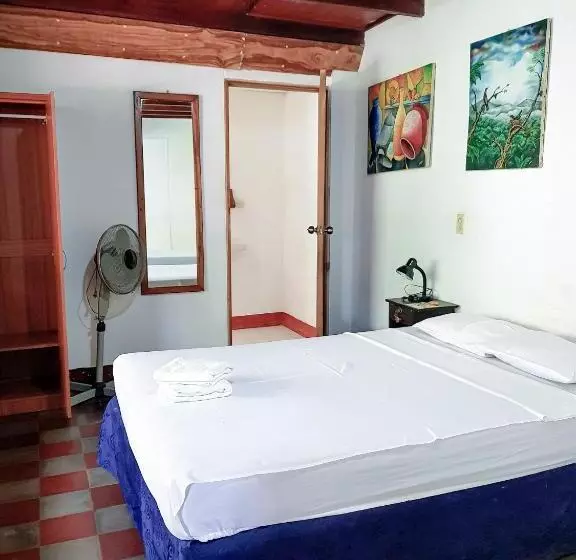 هتل Casa De Los Berrios