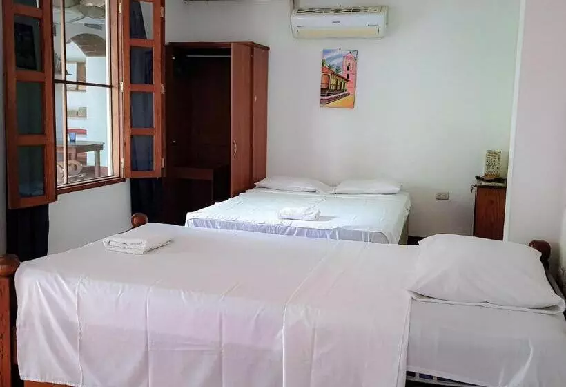 هتل Casa De Los Berrios