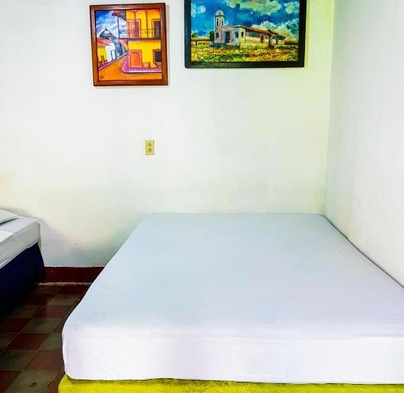 هتل Casa De Los Berrios