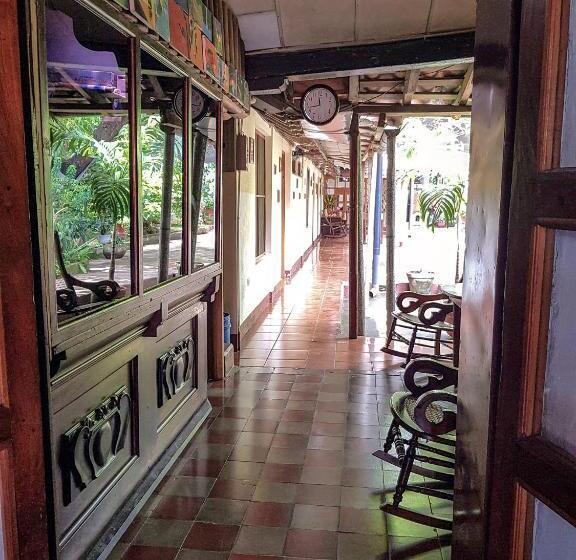 هتل Casa De Los Berrios