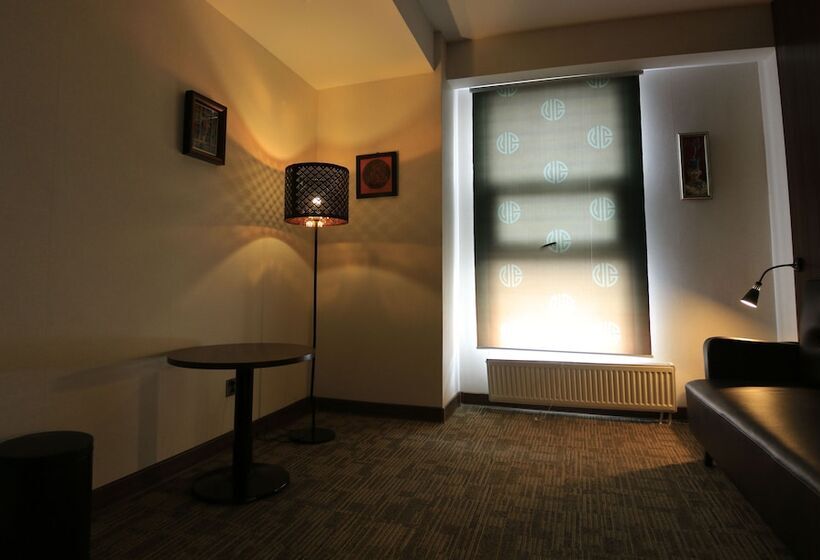 Ubinn Hotel & Gallery