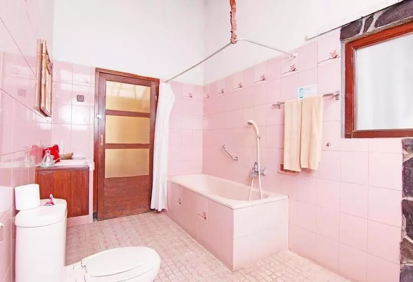 ホテル Zen Rooms Tukad Mungga Lovina