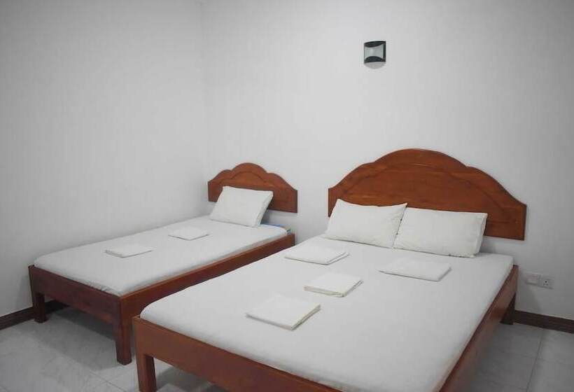 Курорт Nilaveli Gates