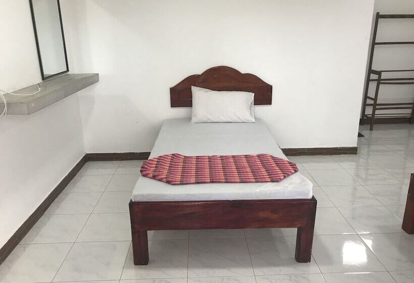 Курорт Nilaveli Gates