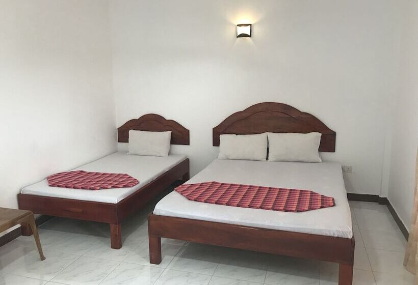 Курорт Nilaveli Gates