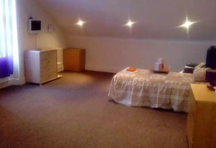 Aamiaismajoitus (B&B) Carer 4 You Residential Home