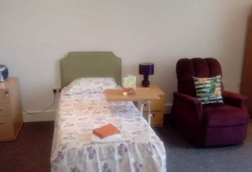 Aamiaismajoitus (B&B) Carer 4 You Residential Home