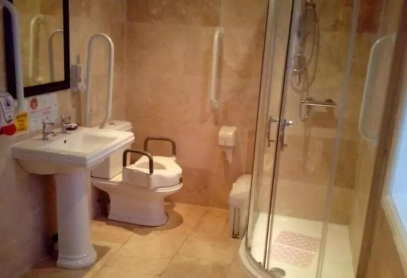 Aamiaismajoitus (B&B) Carer 4 You Residential Home