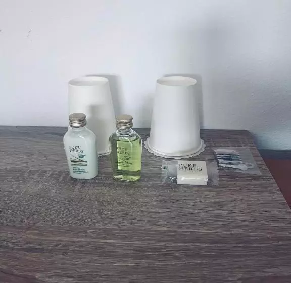 هتل Rooms Busija