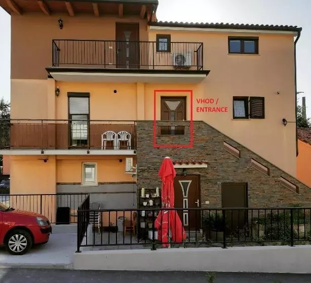 هتل Rooms Busija