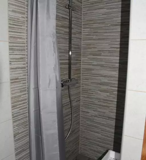 هتل Rooms Busija