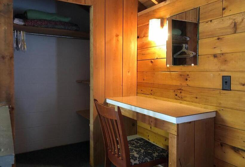 The Waterfront Motel