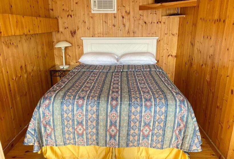 The Waterfront Motel