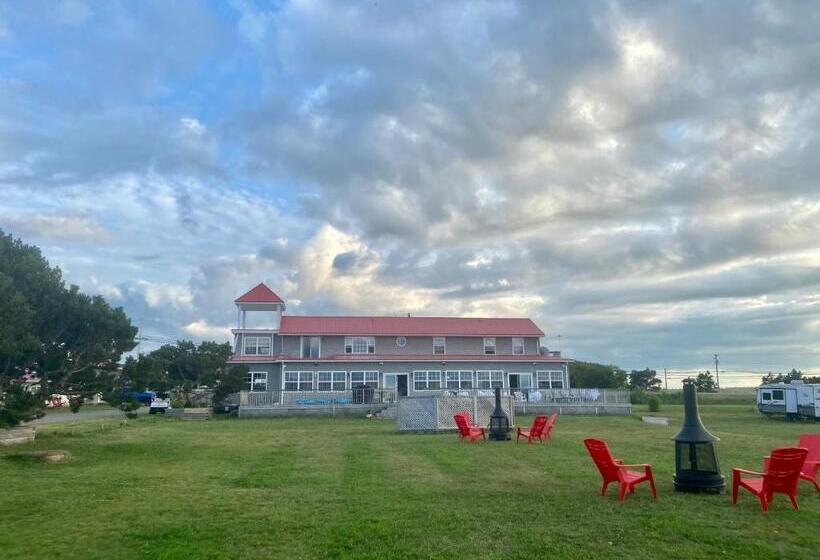 The Waterfront Motel