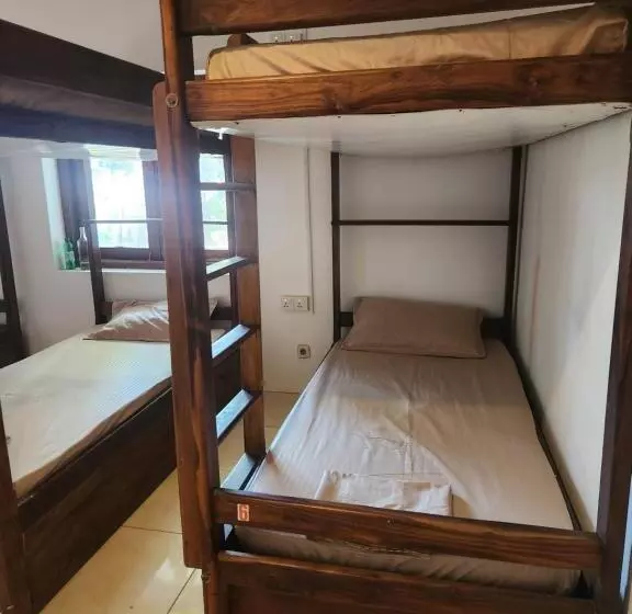 Arugam Hostel