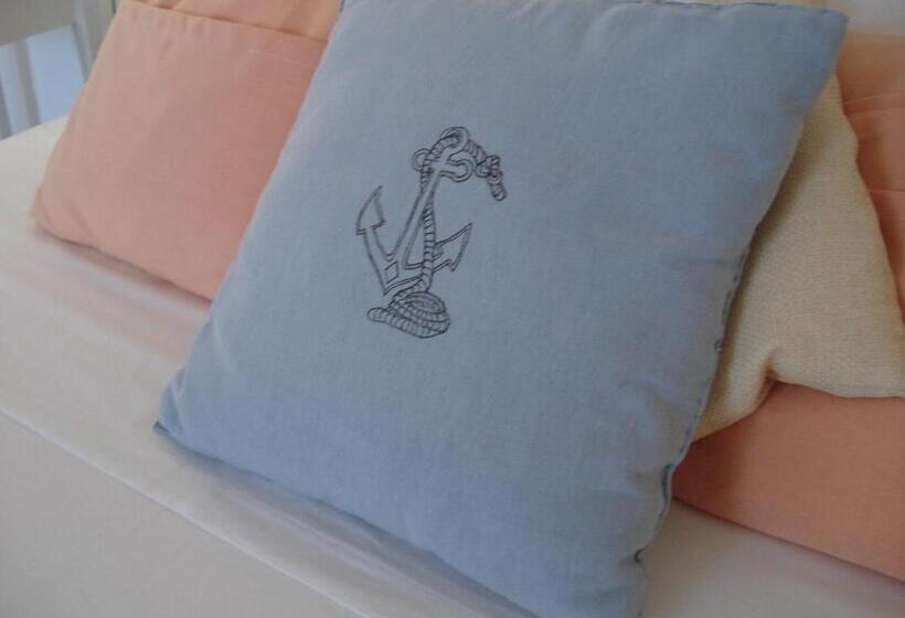 تختخواب و صبحانه Globetrotter