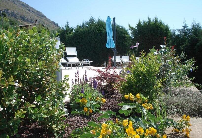 تختخواب و صبحانه Globetrotter