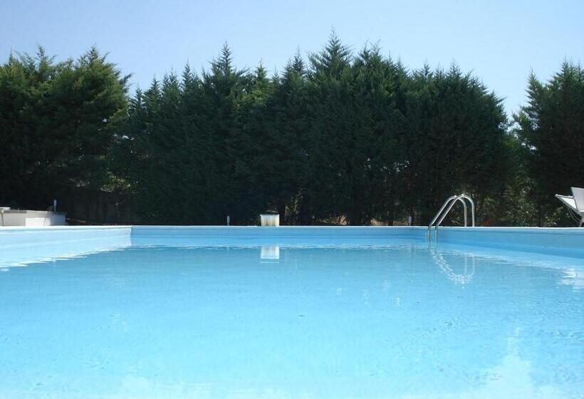 تختخواب و صبحانه Globetrotter