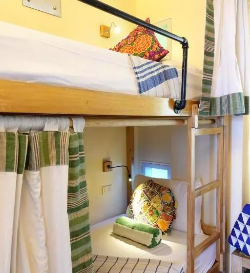 Flotsam And Jetsam Artist Beach Hostel