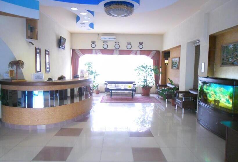 هتل Gostinitsa Tselinnaya