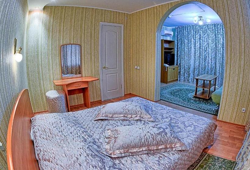 هتل Gostinitsa Tselinnaya