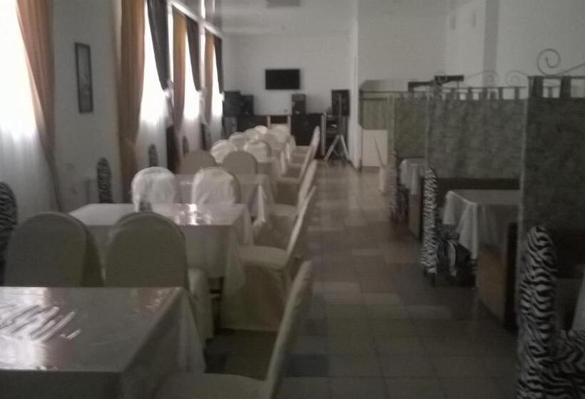 هتل Gostinitsa Tselinnaya