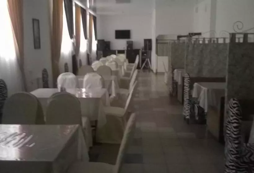 هتل Gostinitsa Tselinnaya