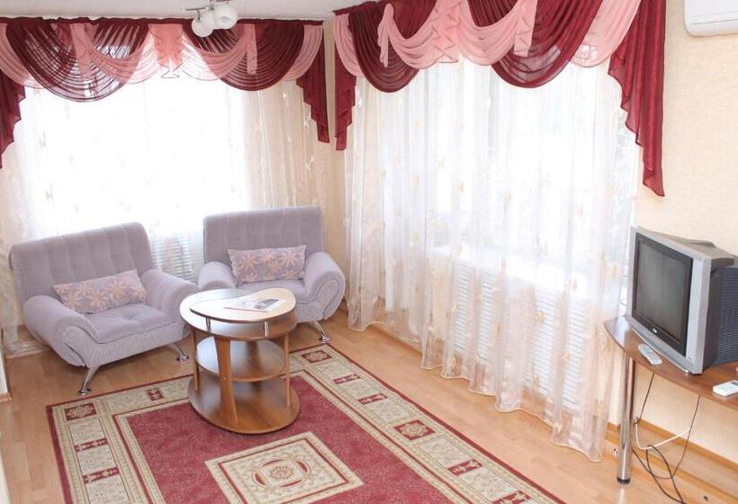 هتل Gostinitsa Tselinnaya