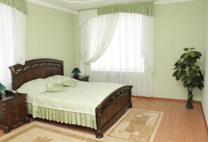 هتل Gostinitsa Tselinnaya