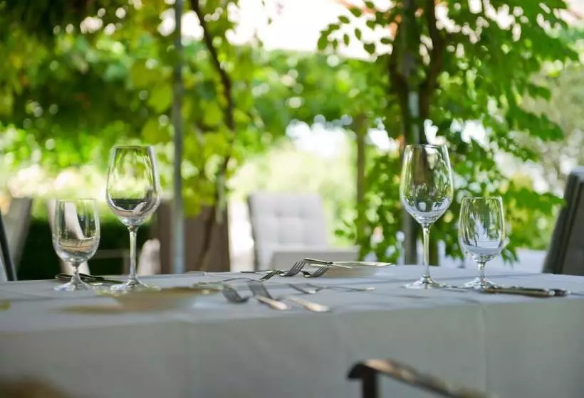 Hotelli Storchen Restaurant