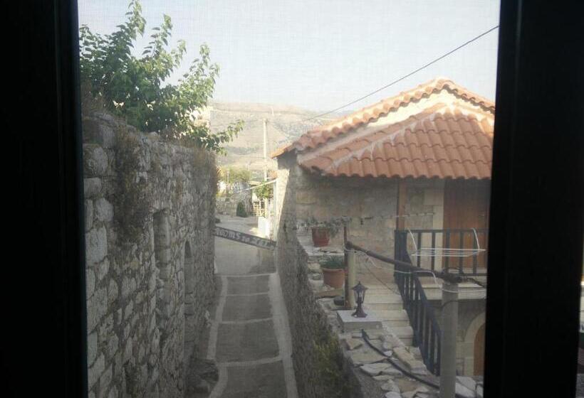 پانسیون Janis Castle Apartment