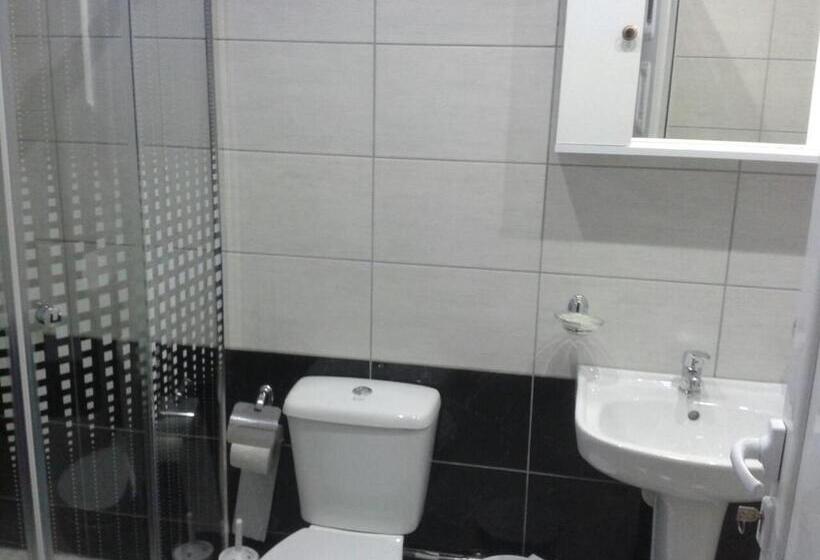 پانسیون Janis Castle Apartment