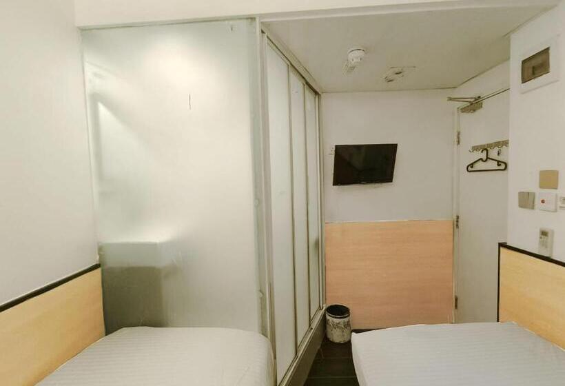 پانسیون L Etoile Hella Inn