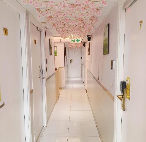 پانسیون L Etoile Hella Inn