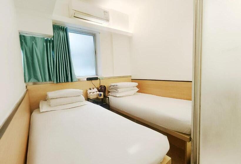 پانسیون L Etoile Hella Inn