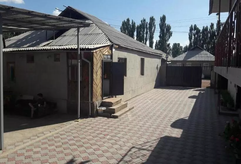 پانسیون Shyrdak Travel