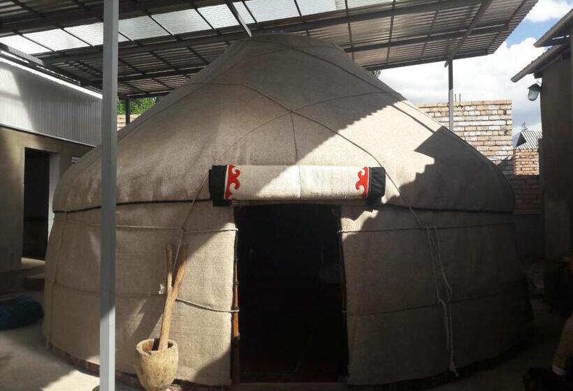 پانسیون Shyrdak Travel