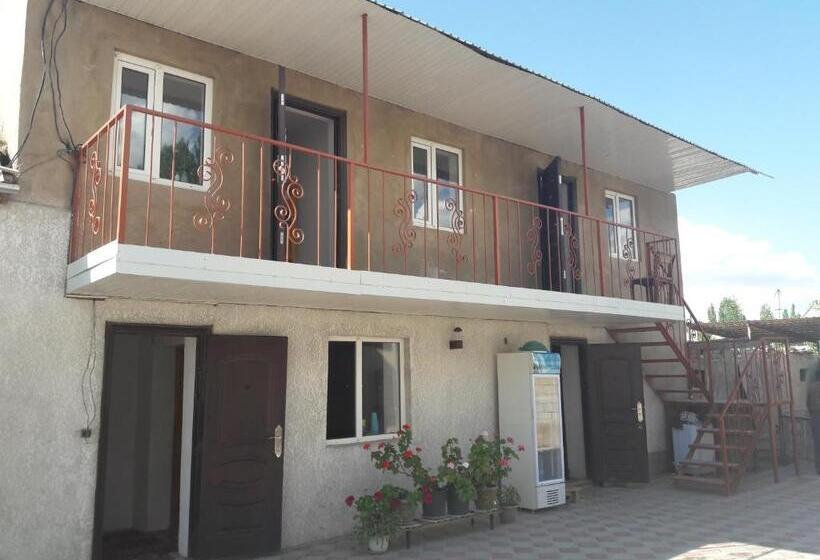 پانسیون Shyrdak Travel