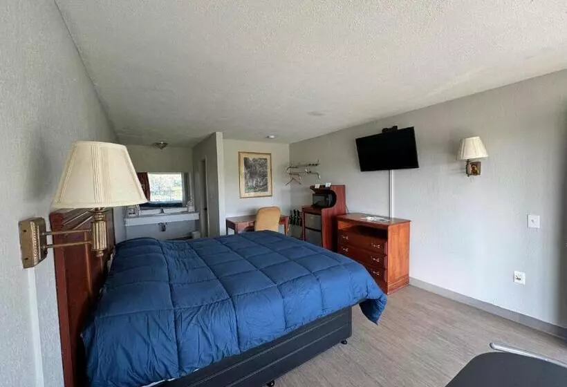 ユースホステル Rodeway Inn Church Hill   Tri Cities Area